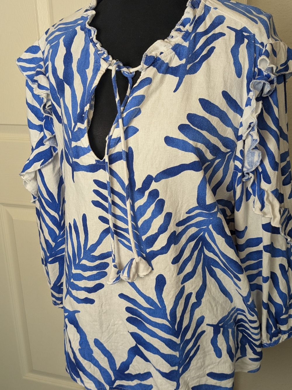 Marc New York XL Blue Tropical Leaf Print Ruffle Blouse Tie Neck